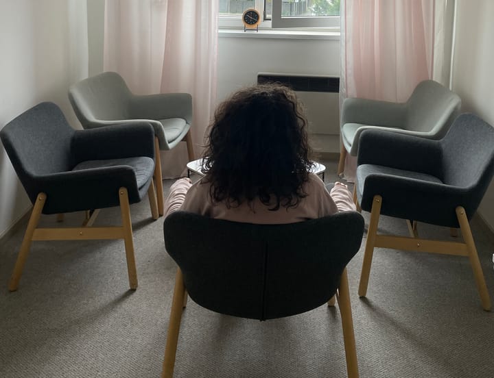 Rozprávame sa, len keď sme tu